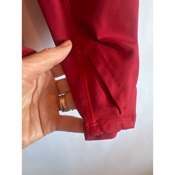 The North Face Top Womens XS
Extra Small Ruby Mesh Back Thumnholes Long Sleeve - Picture 2 of 12